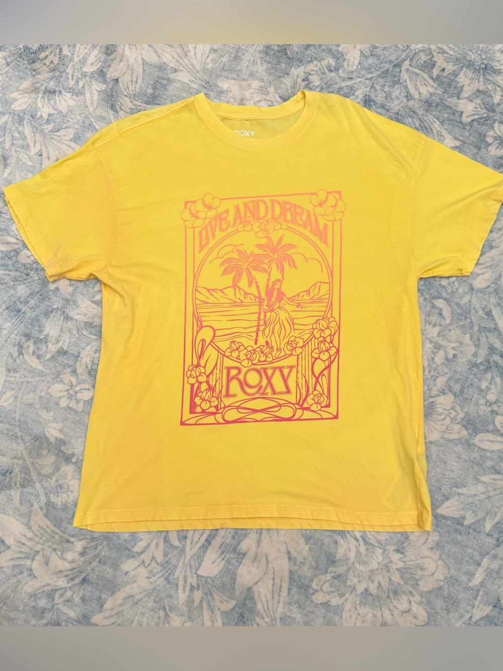 Roxy women’s Yellow 'Love and Dream' Graphic Tee size M